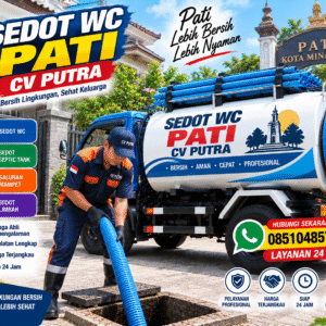 Petugas CV Putra Sedot WC Pati berseragam biru oranye mengoperasikan selang penyedot di depan truk tangki pada area rumah tinggal, layanan 24 jam WhatsApp 085104857725.